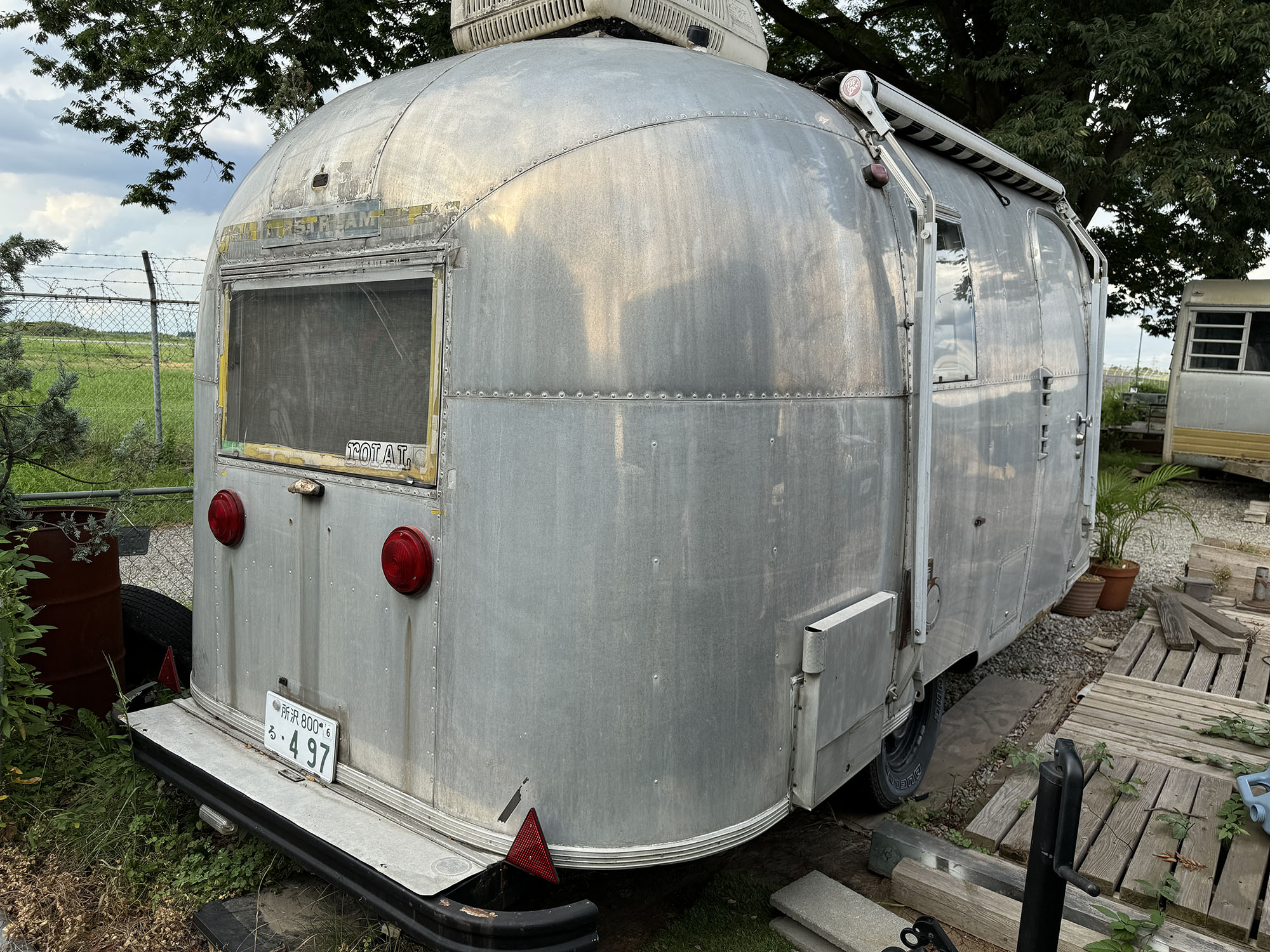 ヴィンテージトレーラー スパルタン エアストリーム 輸入販売 株式会社 ガレージランド AIRSTREAM SPARTAN BOLES AERO レストア カスタム トレーラー車検 牽引 エアストリーム販売 1954 フライングクラウド　鏡面 エアスト　ヴィンテージエアストリーム スパルタン マナー　ボールズエアロ BOLESエアロ　ヴィンテージトレーラー 各種レストア　エアストキッチンカー　オーニング ZIPDEE　キャンピングトレーラー　車検付き　エアーストリーム