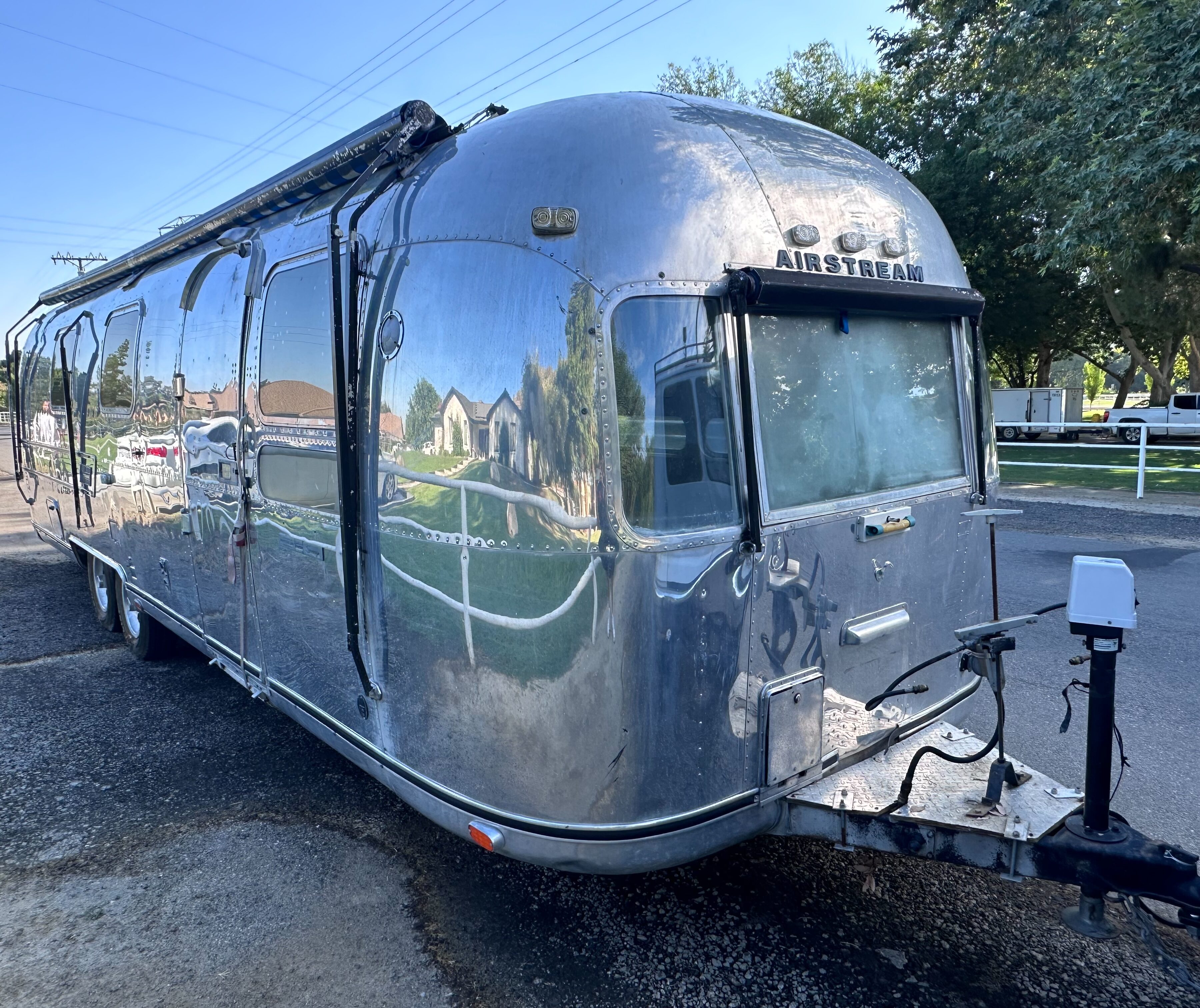 ヴィンテージトレーラー スパルタン エアストリーム 輸入販売 株式会社 ガレージランド AIRSTREAM SPARTAN BOLES AERO レストア カスタム トレーラー車検 牽引 エアストリーム販売