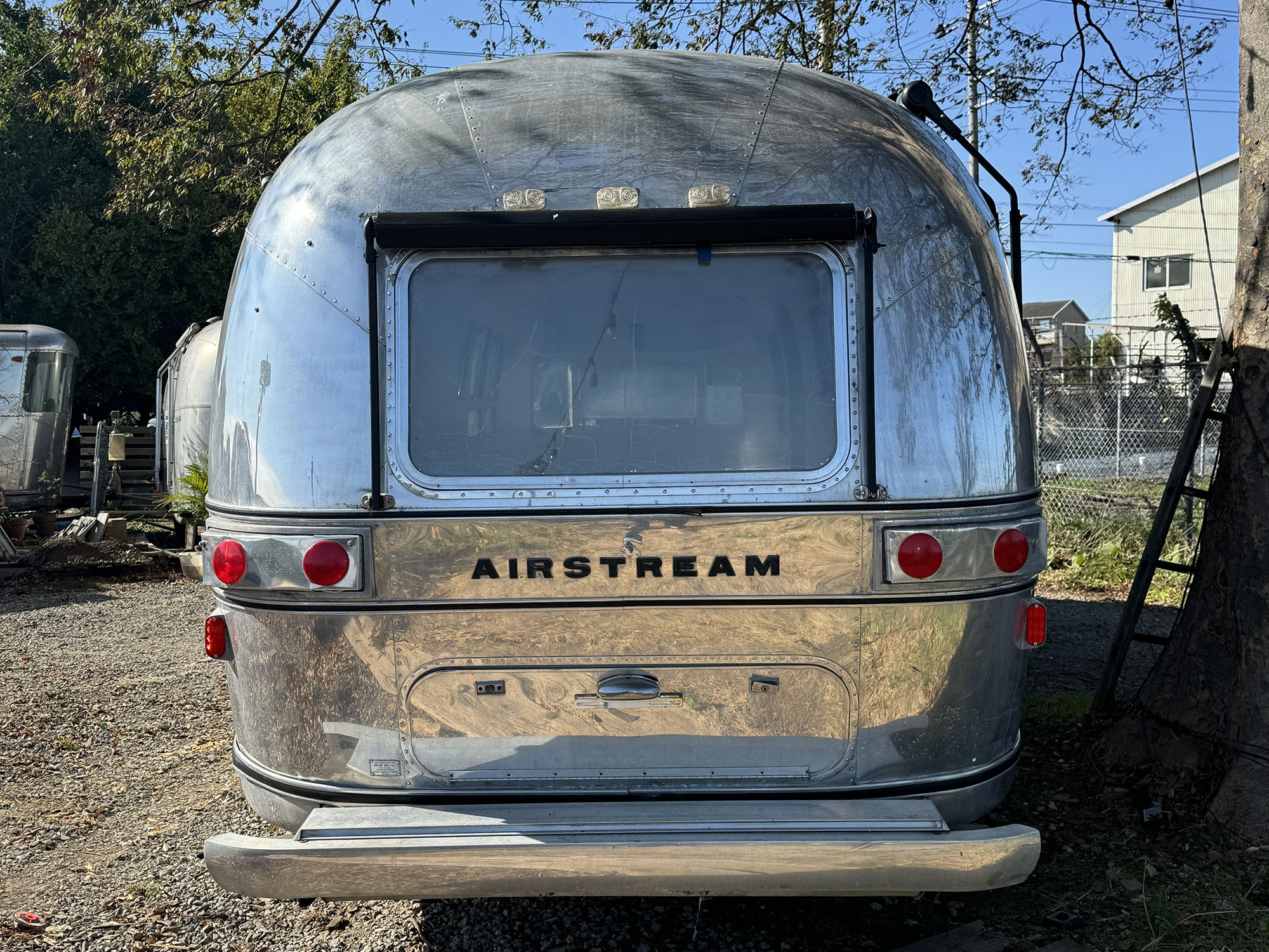 ヴィンテージトレーラー スパルタン エアストリーム 輸入販売 株式会社 ガレージランド AIRSTREAM SPARTAN BOLES AERO レストア カスタム トレーラー車検 牽引 エアストリーム販売 1977 ソブリン　鏡面 エアスト　ヴィンテージエアストリーム スパルタン マナー　ボールズエアロ BOLESエアロ　ヴィンテージトレーラー 各種レストア　エアストキッチンカー オーニング 純正アルミ 内装仕上げ済　1970年代後半　サイドオーニング　Aフレーム　zipdee