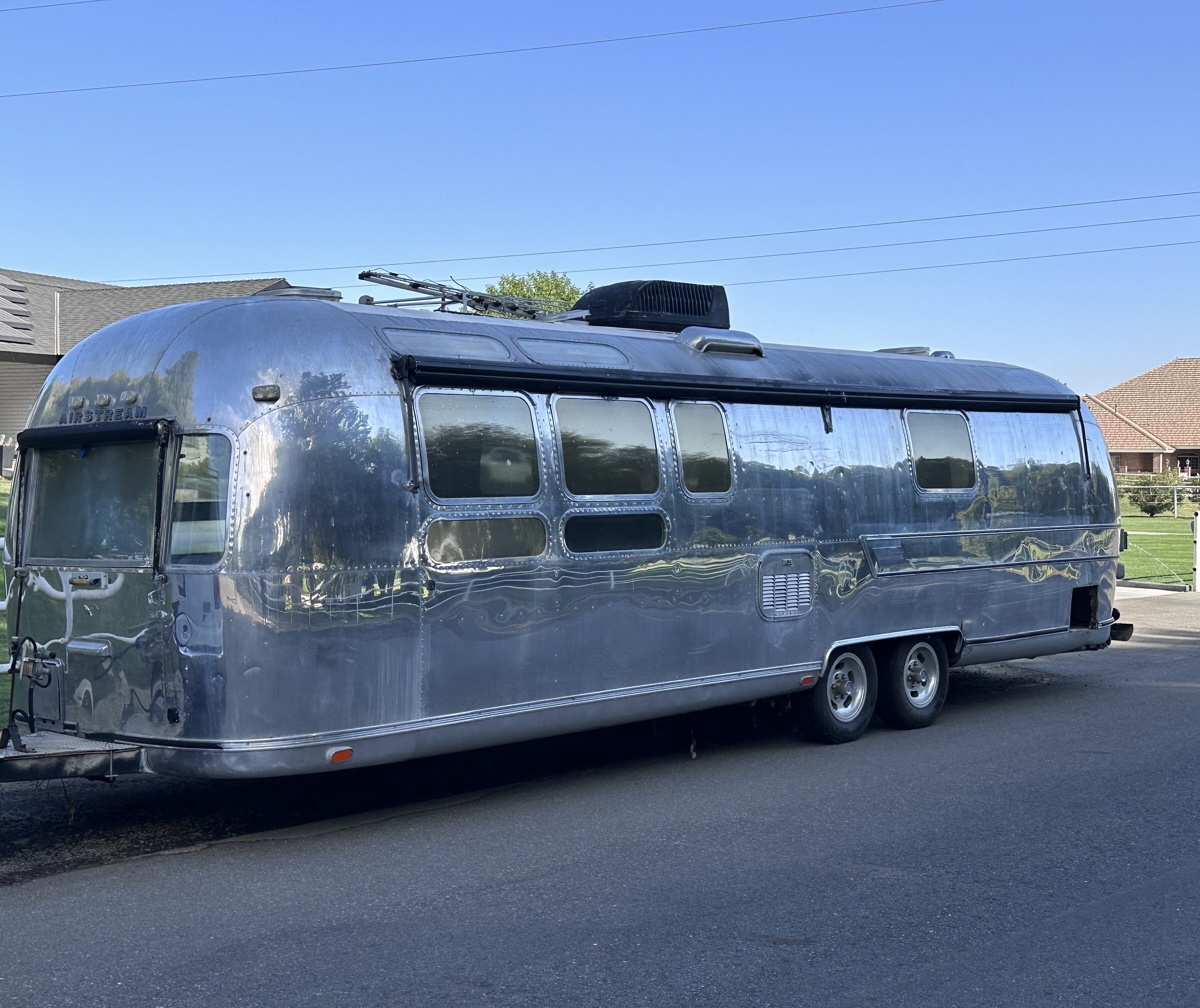 ヴィンテージトレーラー スパルタン エアストリーム 輸入販売 株式会社 ガレージランド AIRSTREAM SPARTAN BOLES AERO レストア カスタム トレーラー車検 牽引 エアストリーム輸入 エアストリーム専門店