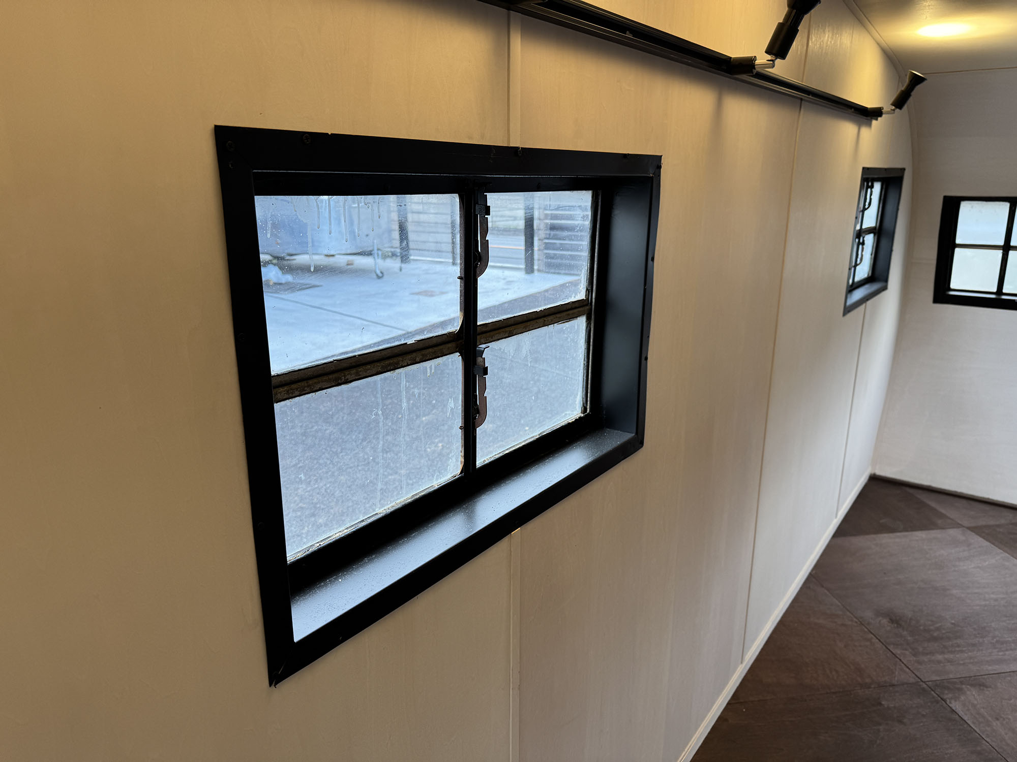 株式会社ガレージランド ヴィンテージトレーラー エアストリーム スパルタン ボールズエアロ シャスタ 販売 輸入 牽引 磨き 鏡面 アルミ ヴィンテージトレーラー仕上げ エアーストリーム 　スパルタネット AIRSTREAM SPARTAN SPARTANETTE スパルタンスパルタネット　1949年 ヴィンテージ ビンテージ　ビンテージトレーラー 内装仕上げ