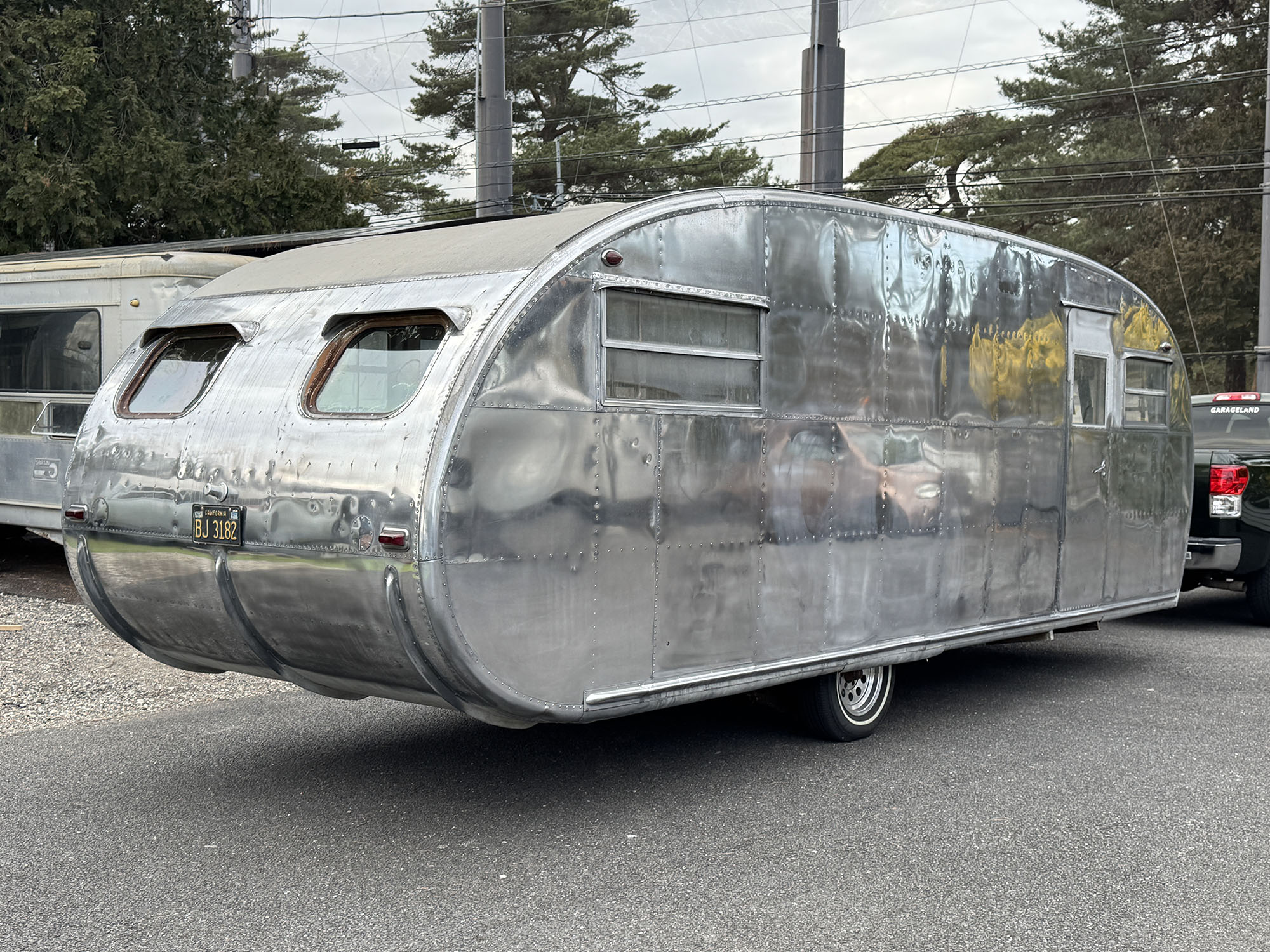 株式会社ガレージランド ヴィンテージトレーラー エアストリーム スパルタン ボールズエアロ シャスタ 販売 輸入 牽引 磨き 鏡面 アルミ ヴィンテージトレーラー仕上げ エアーストリーム 　スパルタネット AIRSTREAM SPARTAN SPARTANETTE