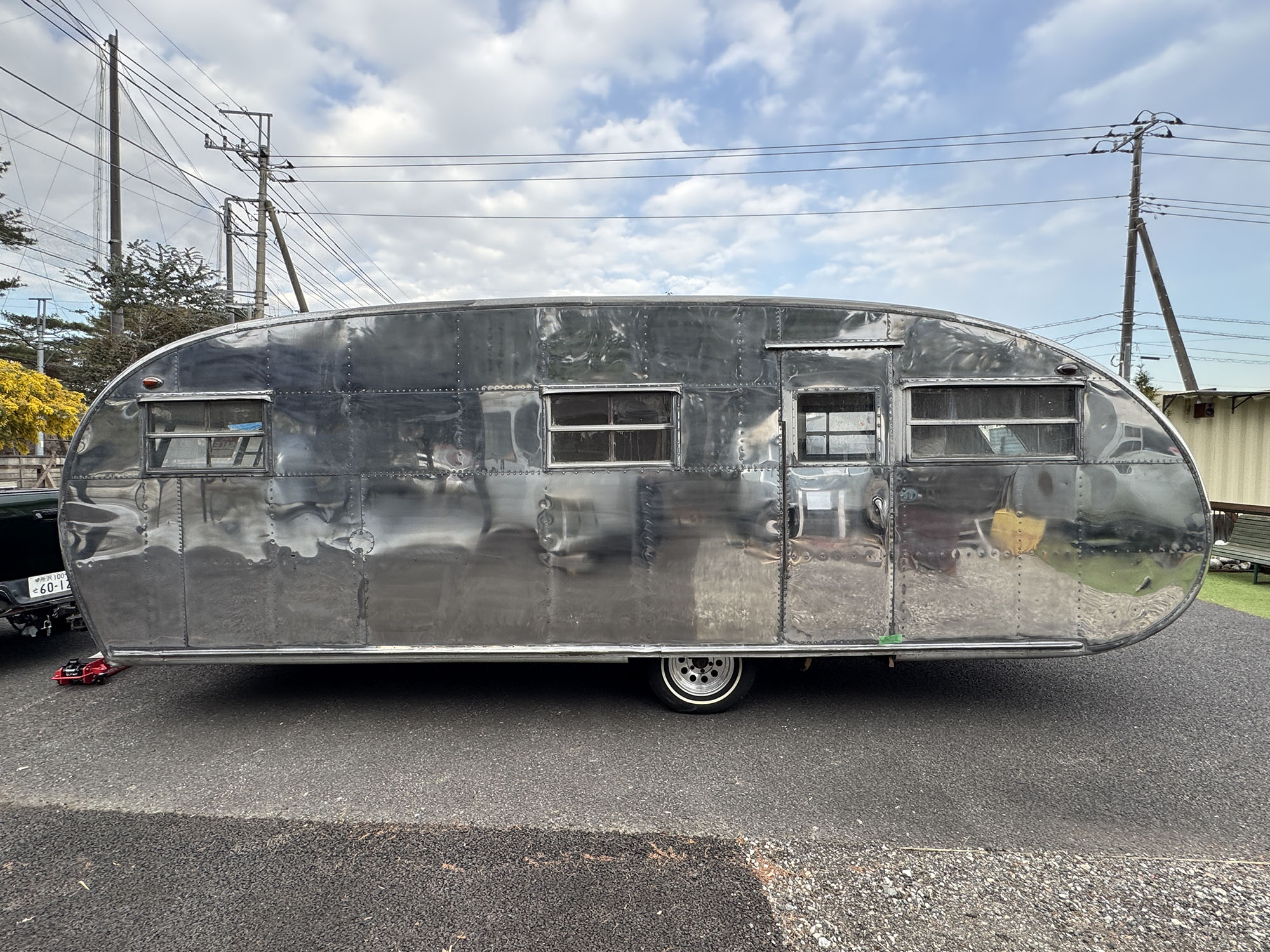 株式会社ガレージランド ヴィンテージトレーラー エアストリーム スパルタン ボールズエアロ シャスタ 販売 輸入 牽引 磨き 鏡面 アルミ ヴィンテージトレーラー仕上げ エアーストリーム 　スパルタネット AIRSTREAM SPARTAN SPARTANETTE スパルタンスパルタネット　1949年