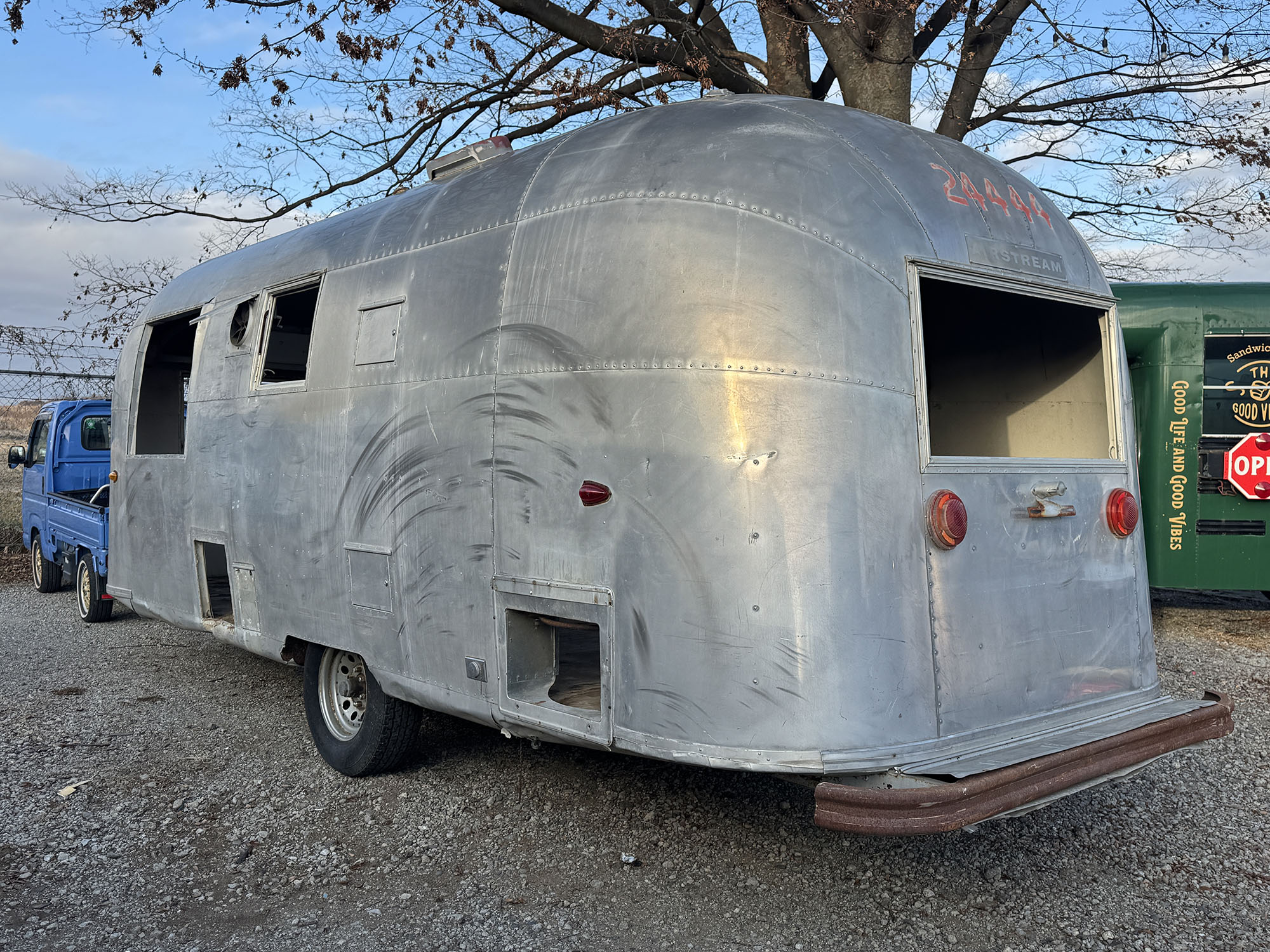 株式会社ガレージランド エアストリーム販売 エアストリーム輸入 エアストリーム エアーストリーム 1963年エアストリーム サファリ ビンテージ ヴィンテージトレーラー ビンテージトレーラー レストア 車検 桜 仕上げ 日本全国登録納車 AIRSTREAM 直輸入　エアストリーム専門店 エアストリーム輸入販売　22フィート 店舗 トレーラーハウス エアーストリーム 1963y AIRSTREAM SAFARI 店舗 車検取得可能 ロックガード付き 磨き 現状　格安　24444